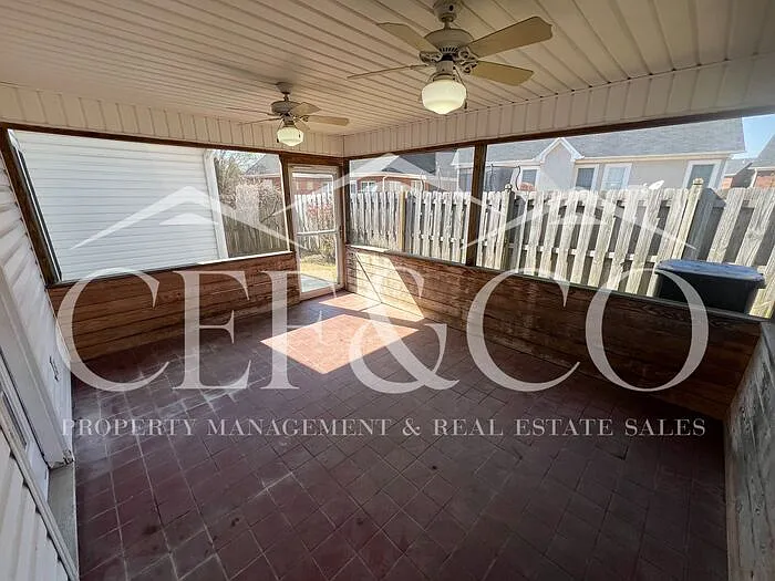 514 Rose Trellis Ct — Photo 17