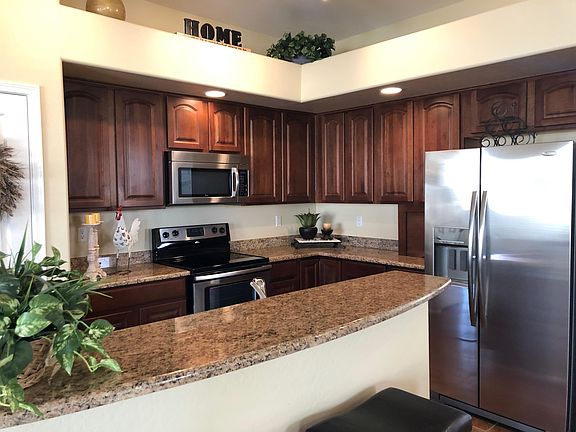5th image of 43794 W Askew Dr