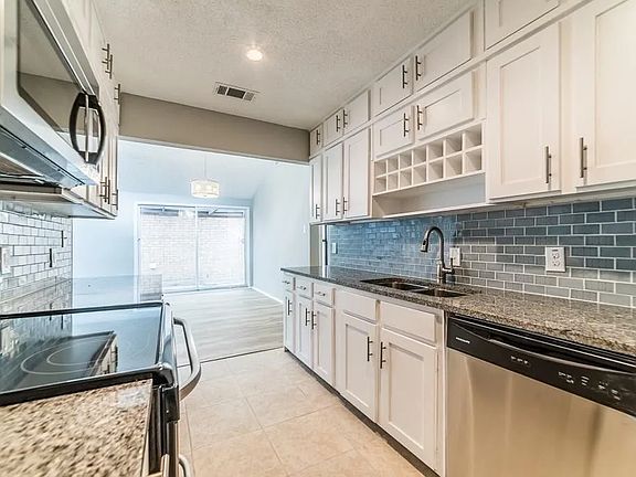 3rd image of 2915 Canis Cir