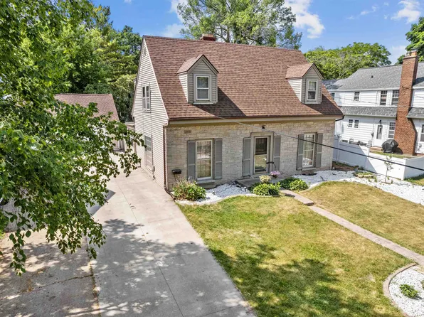 805 Keyes St, Menasha, WI 54952
