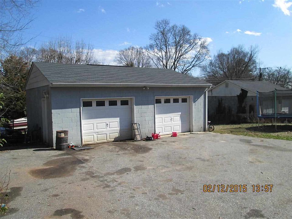 2nd image of 283 Cedar Springs Rd