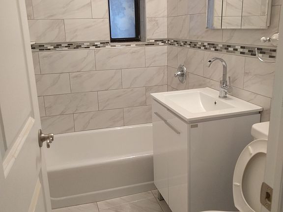 5th image of 400 E 14th St APT 3E
