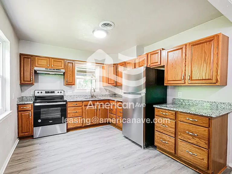 1073016_005_kitchen_6.jpg