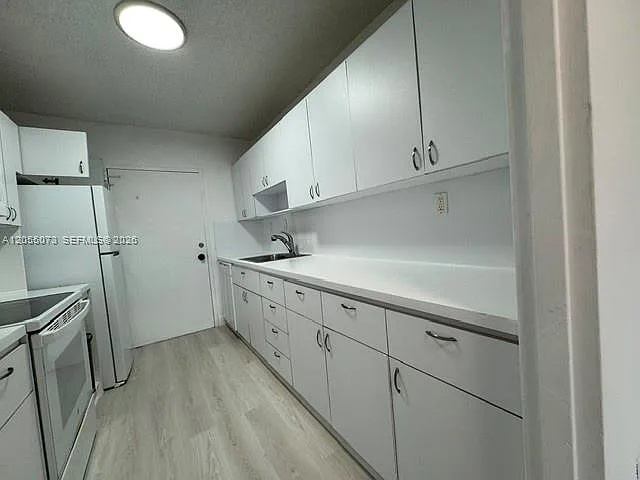 5401 Collins Ave #513 — Photo 17