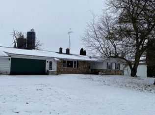 7198 Angell Rd, Oshkosh, WI 54904