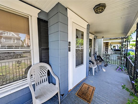 3rd image of 223 W Ostrander Ave