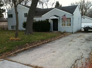 222 69th St, Darien, IL 60561