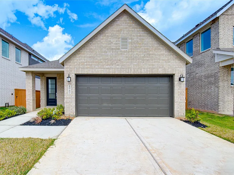 1047 Blue Stone Dr — Photo 4
