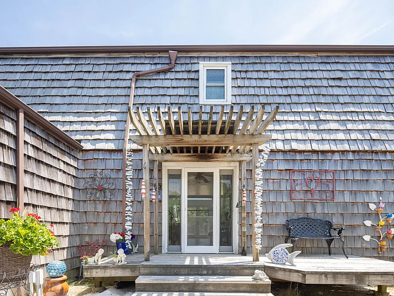 54 Cliff Rd — Photo 3