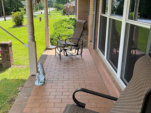 4th image of 813 Mayes Way