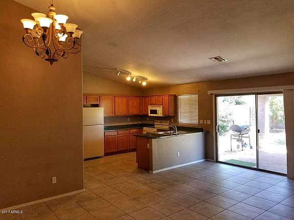 5th image of 10659 E Florian Ave