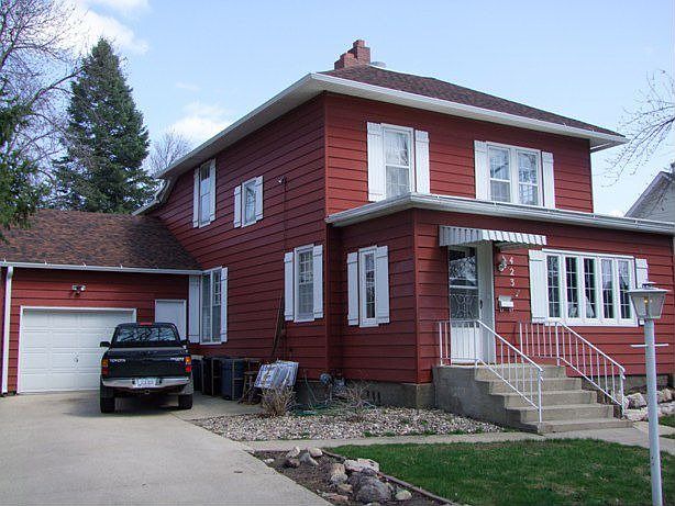 1st image of 423 Geneseo St