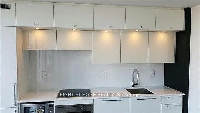 15 Grenville St #2604 — Photo 14