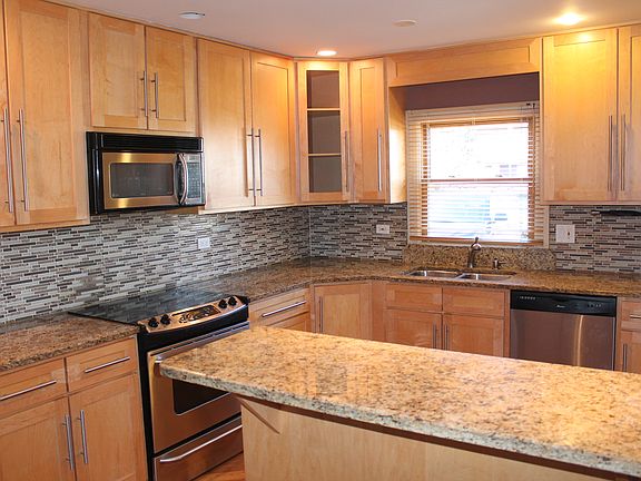 2nd image of 8001 Oak Park Ave