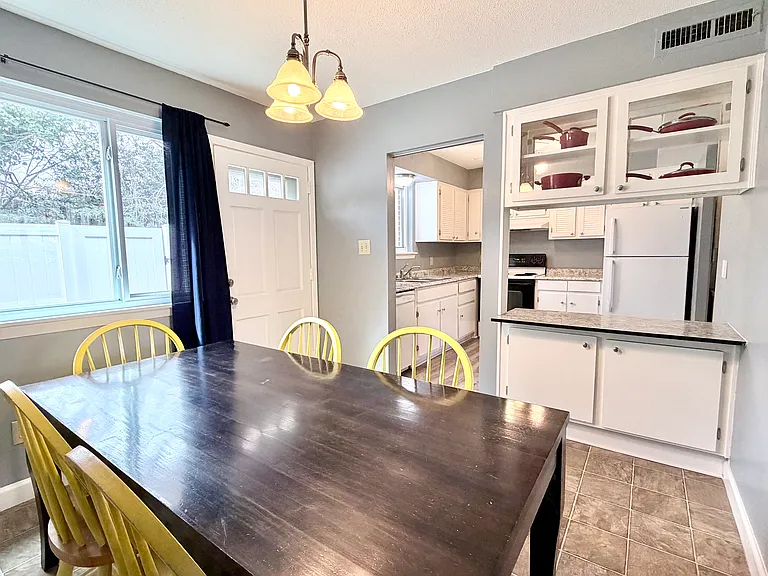 2375 Champion Ct — Photo 10