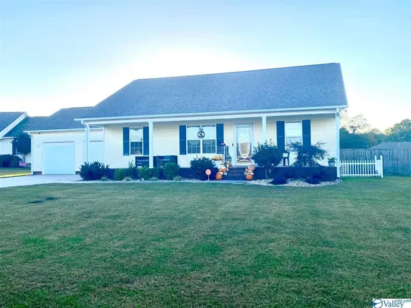 180 Walley Dr, Arab, AL 35016