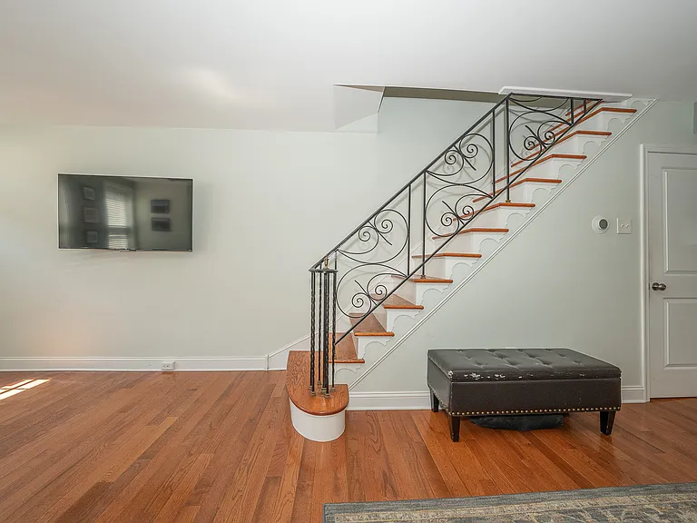 1916 S Alder St — Photo 11