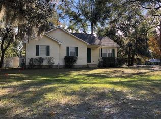 1677 Meadow Ln SE, Darien, GA 31305