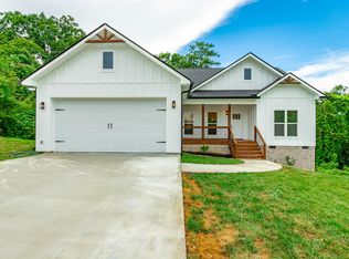 18 Battle Bluff Dr, Rossville, GA 30741