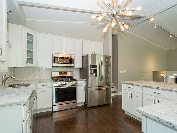 4th image of 9533 Kedvale Ave