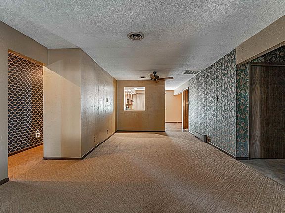 4th image of 14 Houser Ct