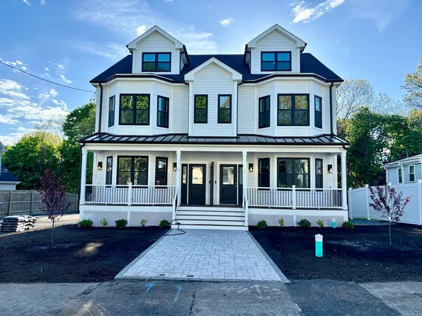17 Maverick St #17, Dedham, MA 02026