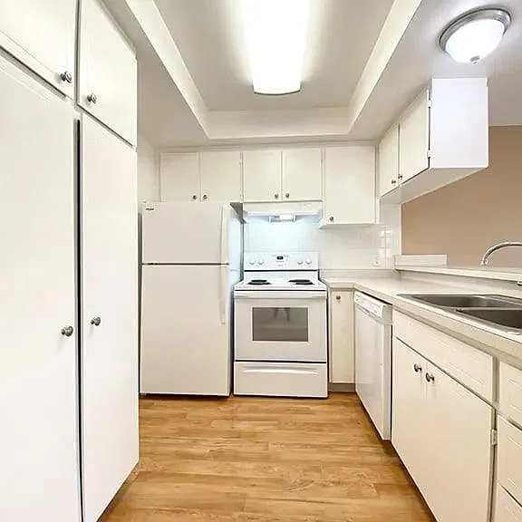 Normandy Park Apartments — Photo 23