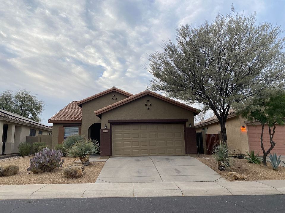 1st image of 2545 W Warren Dr