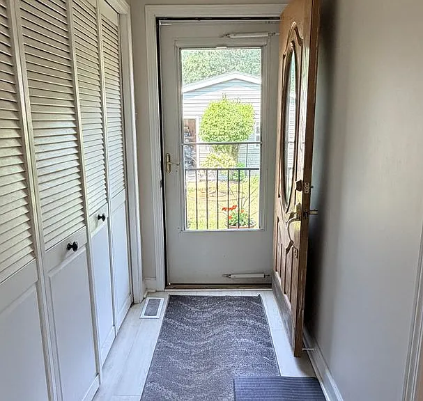 4234 Riverside Dr — Photo 30