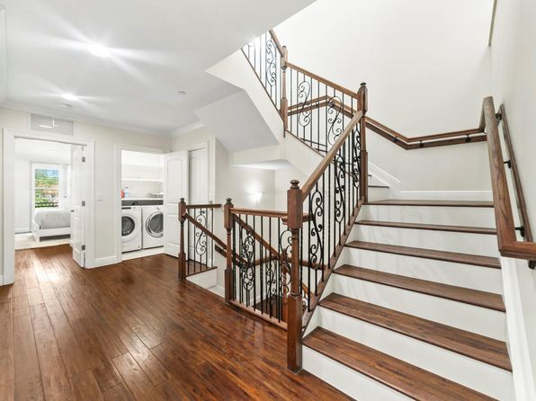 1849 NE 26th Ave APT 2