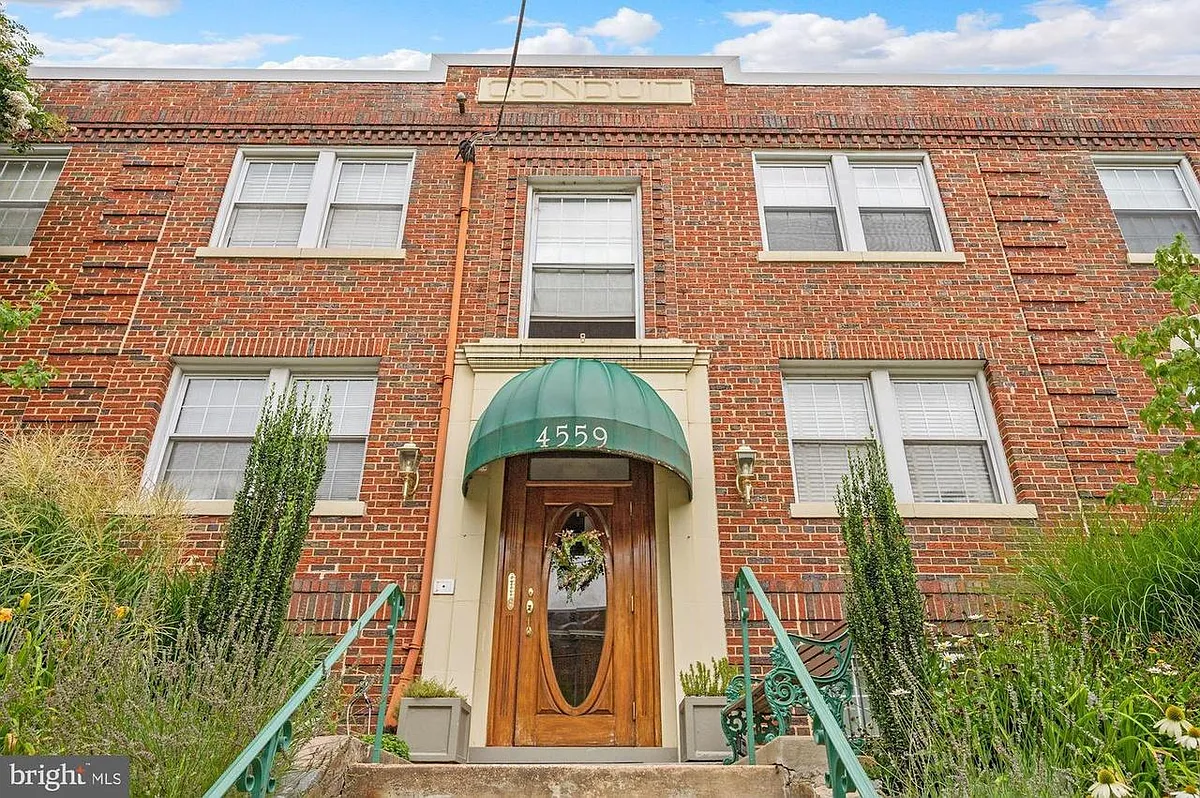 Building Photo - 4559 Macarthur Blvd NW #201