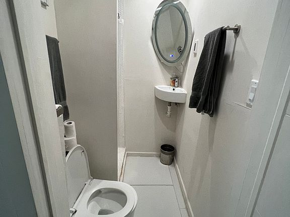 4th image of 1829 Fillmore St #24
