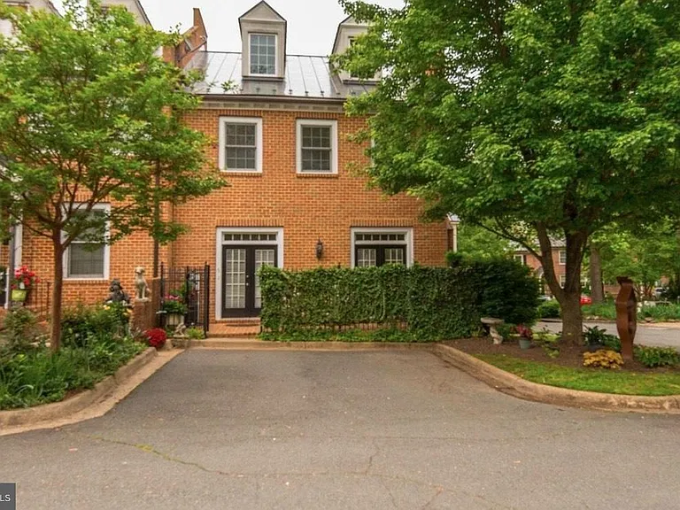 5 Piedmont Dr — Photo 2
