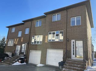 160 Van Winkle St #B10, East Rutherford, NJ 07073