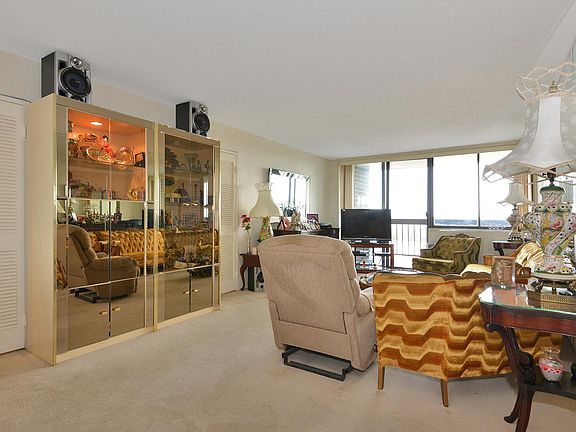 3rd image of 2 Bay Club Dr APT 11Z3
