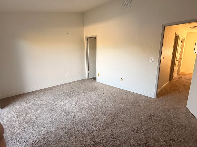 Peppermill Cir — Photo 30