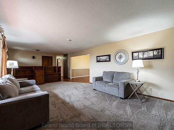 3rd image of 1004 Worms Rd