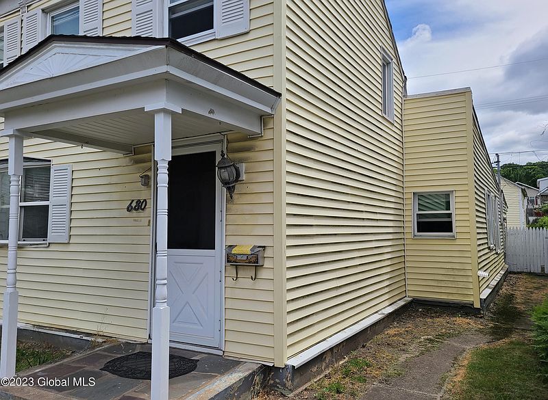 2nd image of 680 3rd Avenue