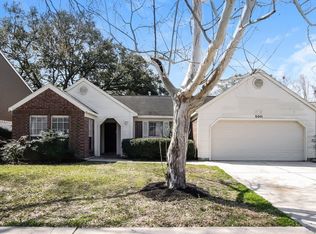 5011 Innsbruk Dr, Houston, TX 77066