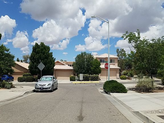 4th image of 8619 Pine Springs Ct NE