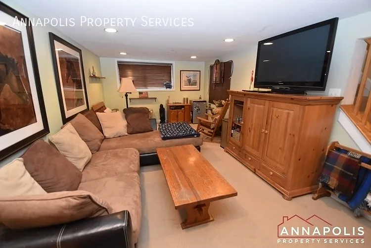 957 Highpoint Dr — Photo 7