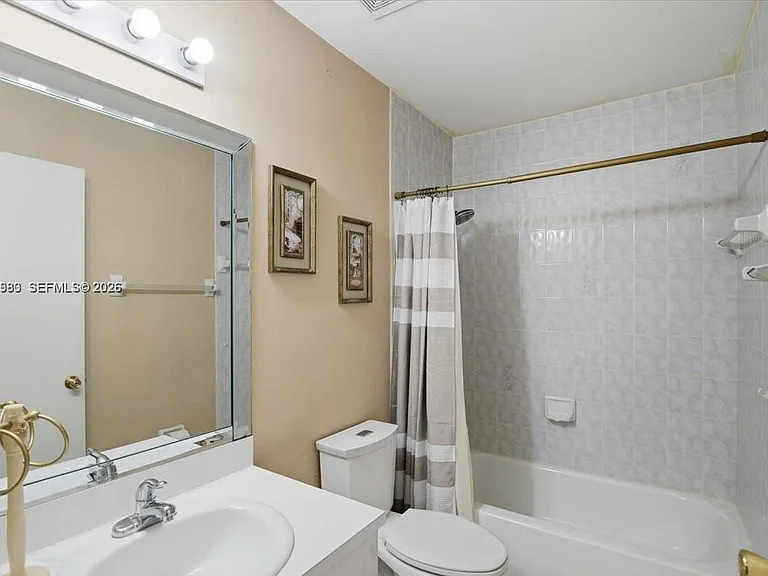13741 SW 160th Ter — Photo 8