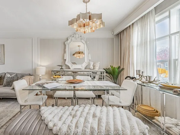 1368 Tansley Dr, Oakville, ON L6L 2N4