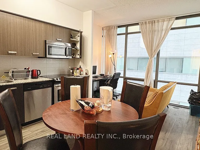 832 Bay St #502 — Photo 6