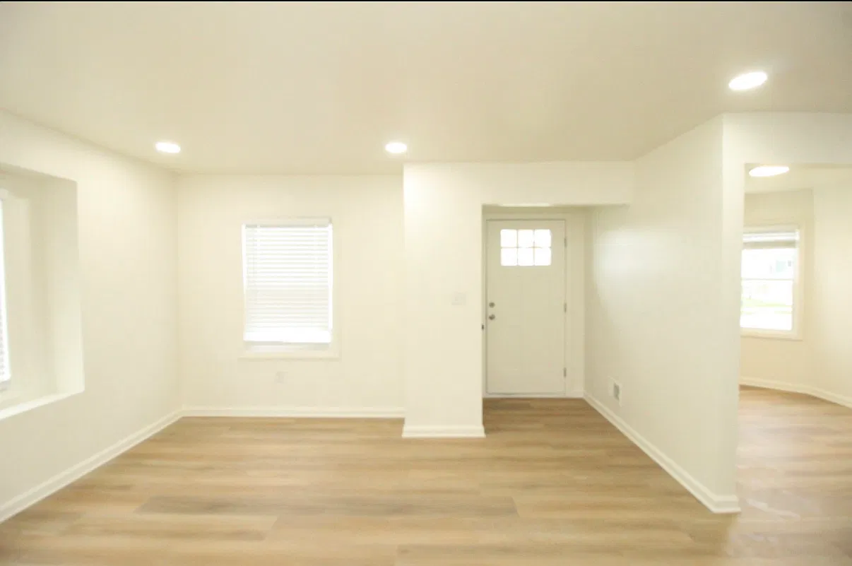 3 bed, 1.5 bath, 1250 sqft, $1,550 — Photo 2