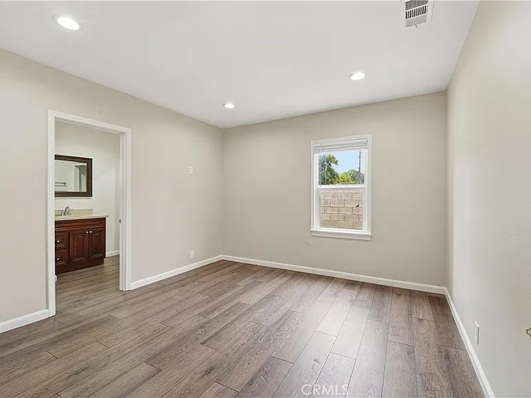 7620 Variel Ave — Photo 19