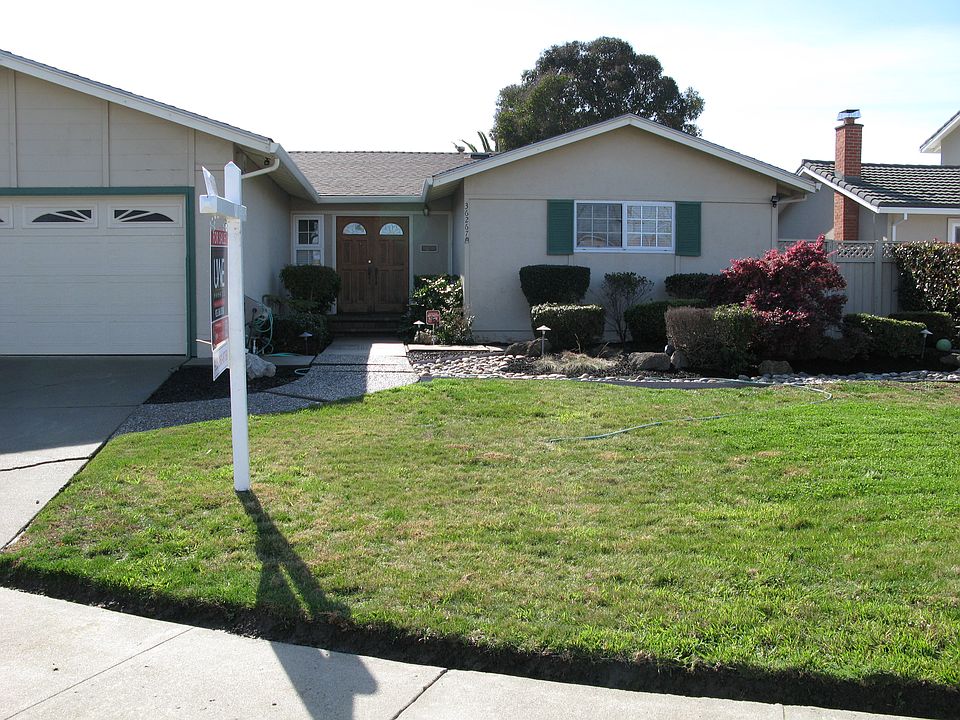2nd image of 36267 Birkshire Pl