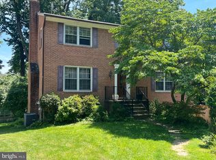 5310 Danbury Rd, Bethesda, MD 20814