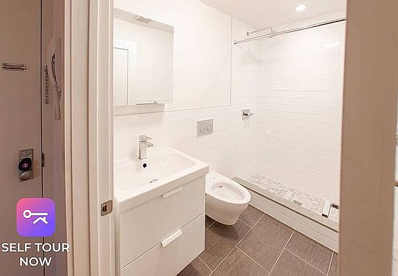 5th image of 242 W 10th St #42