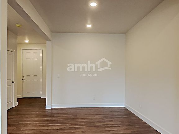 5th image of 1629 192nd Street Ct E